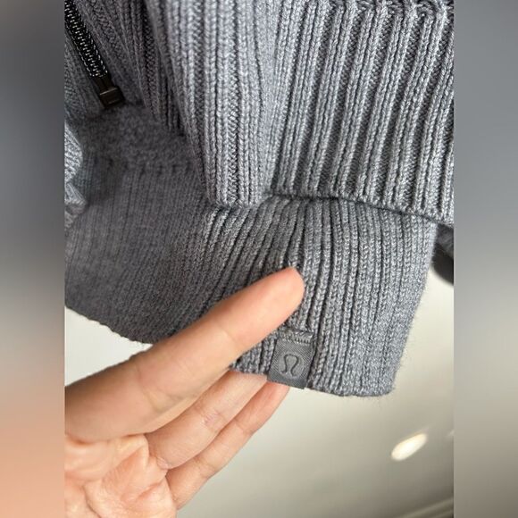 Lululemon Softer Still Wrap in Heathered in Asphalt Grey - Picture 9 of 12